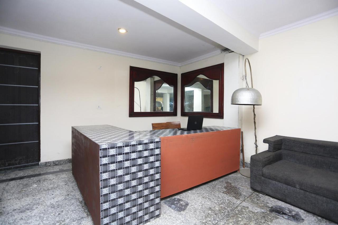 Oyo 28670 Hotel Dev Palace Gurgaon Exterior foto