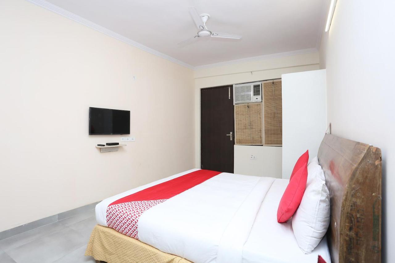 Oyo 28670 Hotel Dev Palace Gurgaon Exterior foto