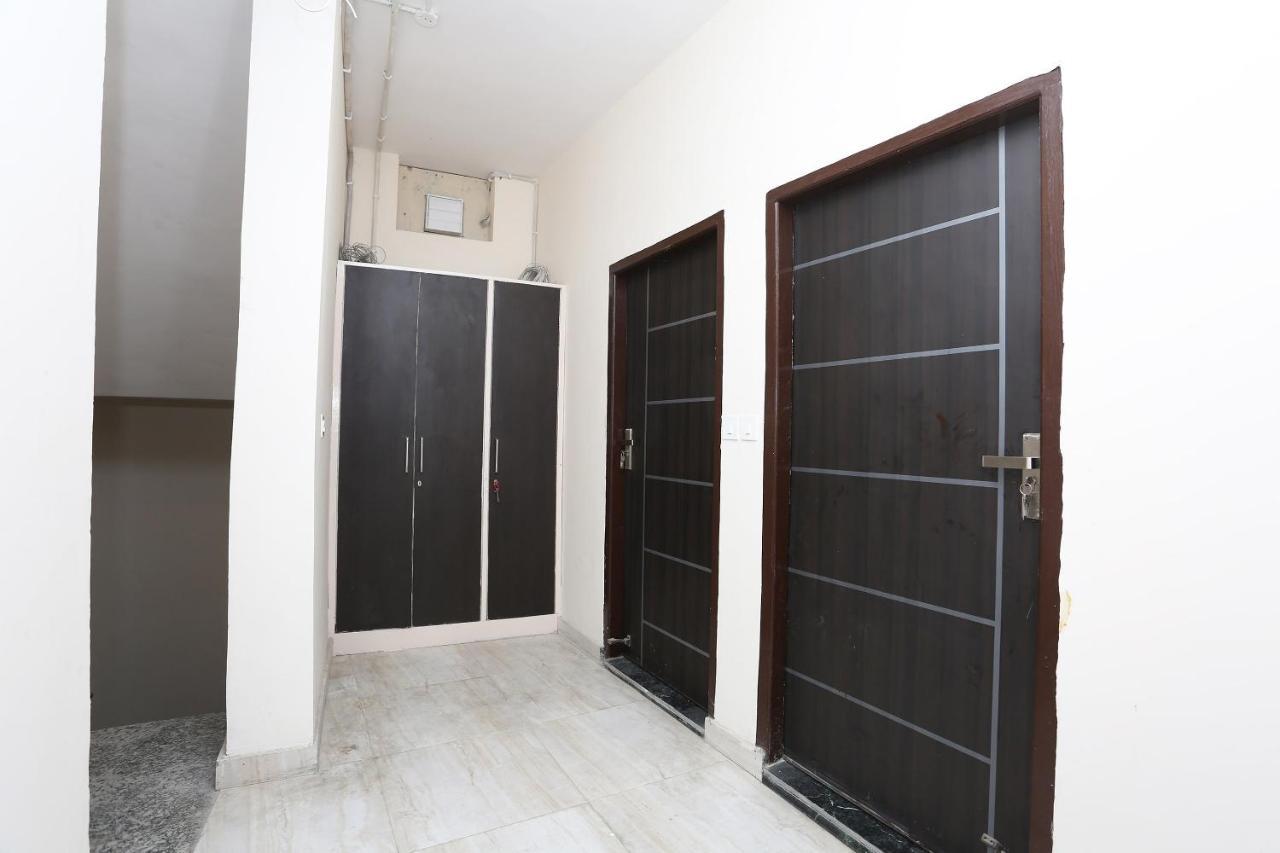Oyo 28670 Hotel Dev Palace Gurgaon Exterior foto